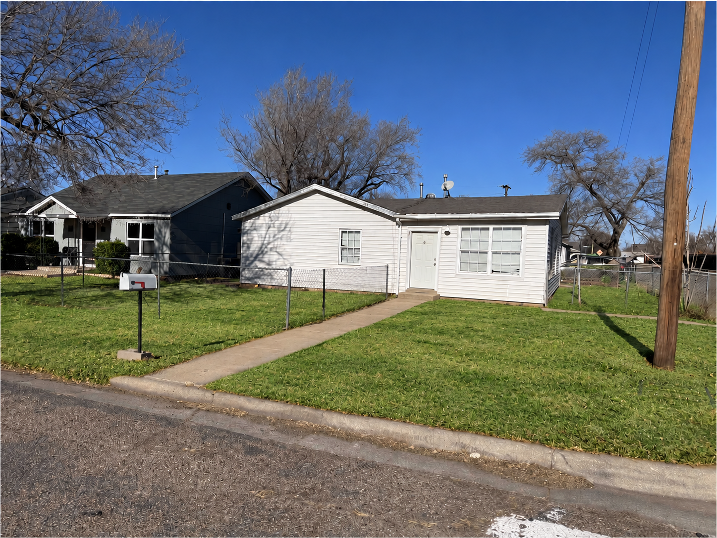 Three-bedroom, two-bath home at Southeast 14th Avenue · Main house