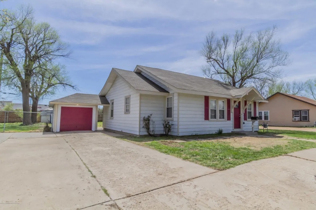 Three-bedroom home at 4213 SW 15th Ave